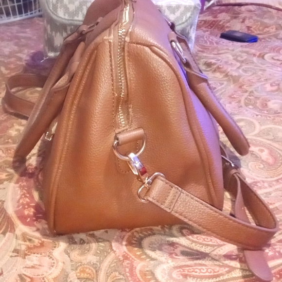 Cato Fashions Brown Shoulder Bag with Envelope like pockets. - Picture 3 of 5